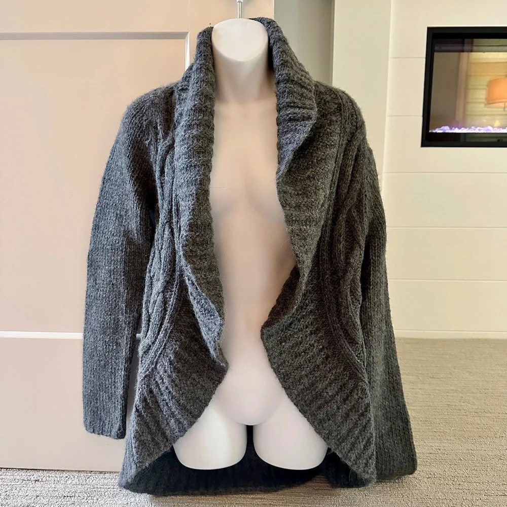 THEORY Insanely Beautiful Gray Abstract Cardigan Sz M (not brand tags) - Picture 3 of 4